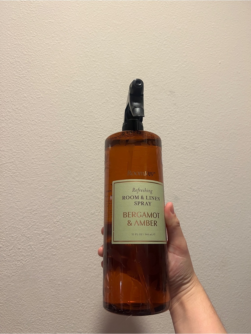32 OZ RM 1019 BERGAMOT & AMBER Refreshing Room & Linen Spray